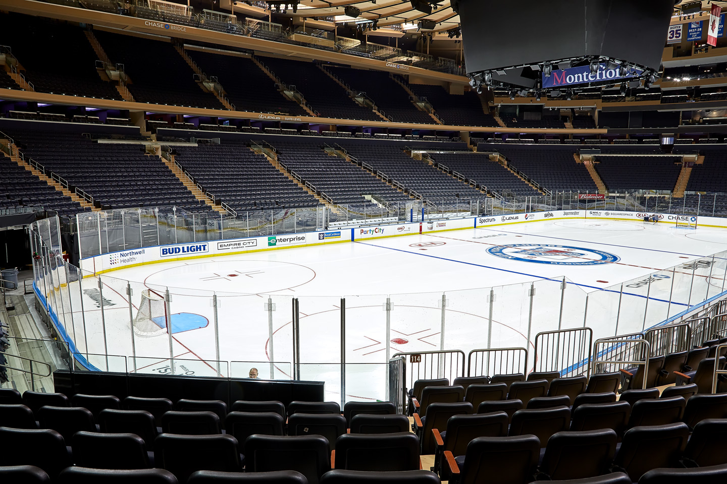 New York Rangers vs. New York Islanders | Madison Square Garden, image size:1440x960